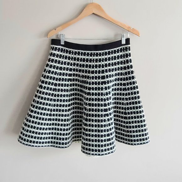 Premise black and beige fuzzy warm skirt. - Picture 2 of 11